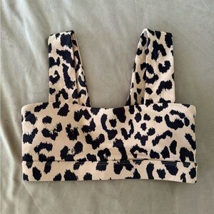 ALLFENIX Cheetah Print Sports Bra